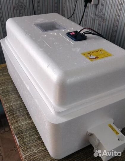 Инкубатор для яиц автоматический