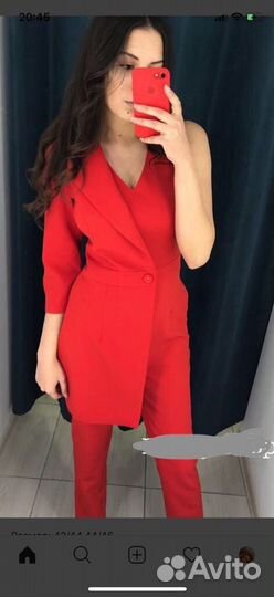 Комбинезон, очень круто смотрится, можно на выпуск