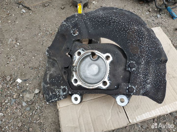 Передний левый поворотный кулак цапфа BMW E60 E61