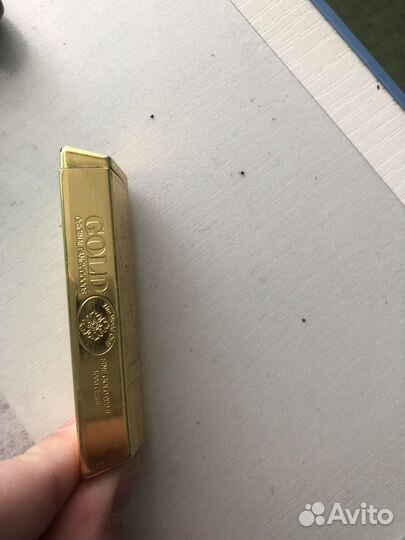 Зажигалка в виде слитка золота