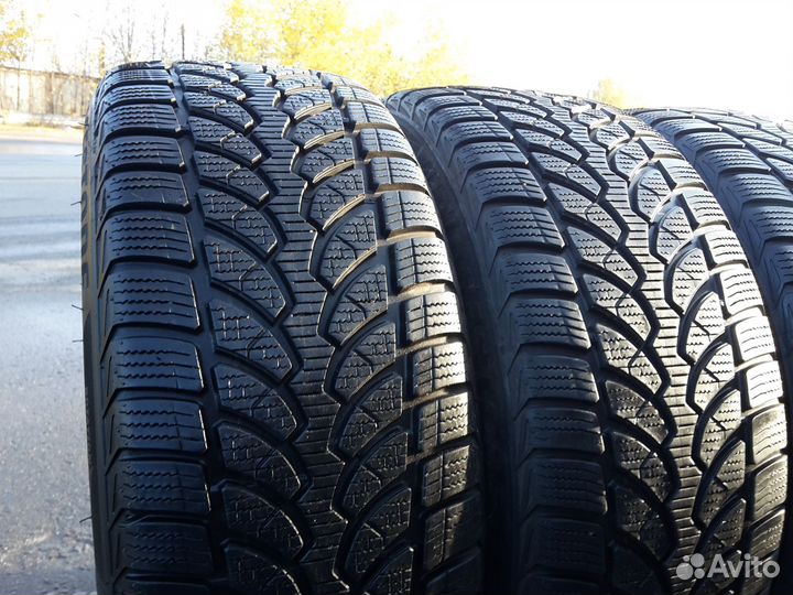 Bridgestone Blizzak LM-32 215/60 R16