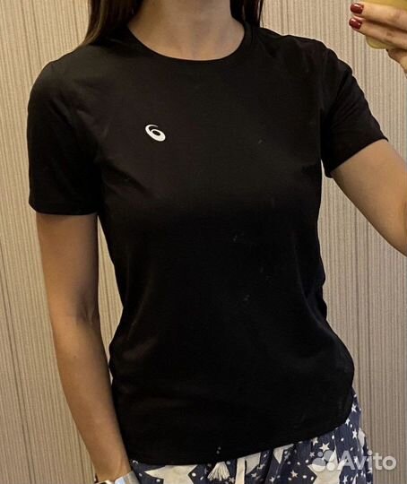 Футболка asics