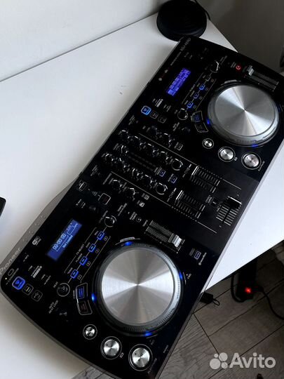 Ди-джей станция pioneer XDJ-aero