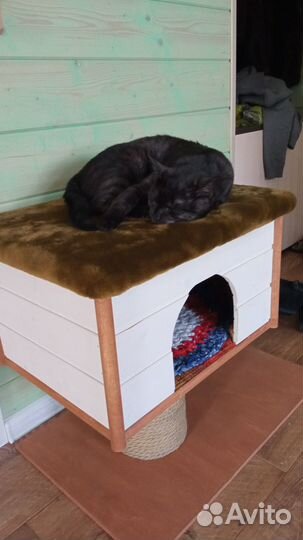 Домик для кота с когтеточкой