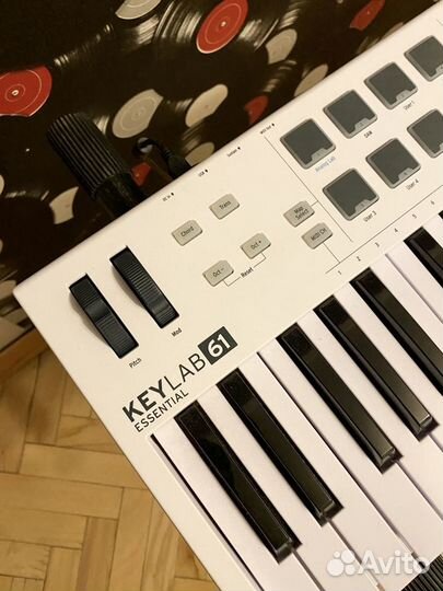 Миди клавиатура Arturia KeyLab Essential 61