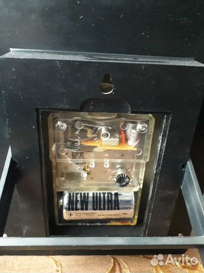 Часы настенные-настольные Янтарь