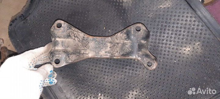 Подушка АКПП Subaru Legacy BL5