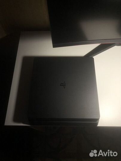 Sony playstation 4 slim