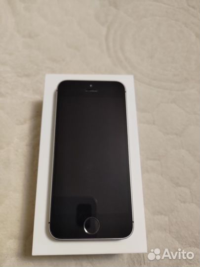 iPhone SE, 32 ГБ