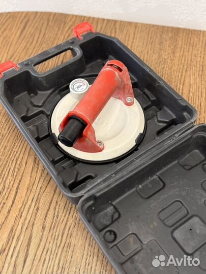 Вакуумная присоска