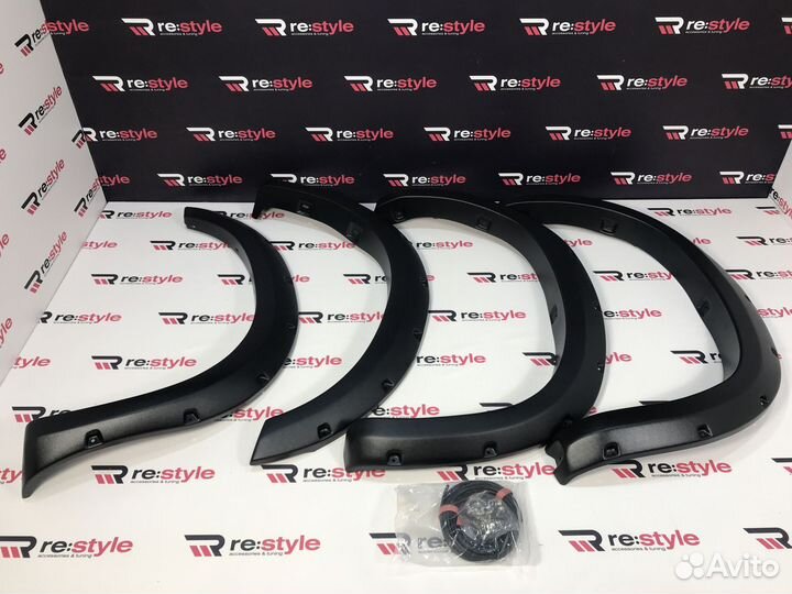 Фендера Toyota Tundra 2007-2013