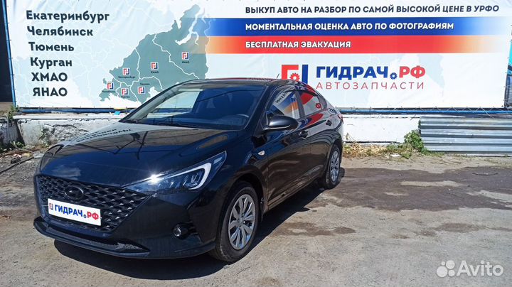 Кронштейн двигателя правый Hyundai Solaris 2 21670