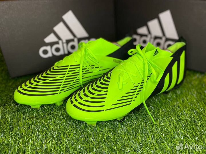 Футбольные бутсы adidas predator