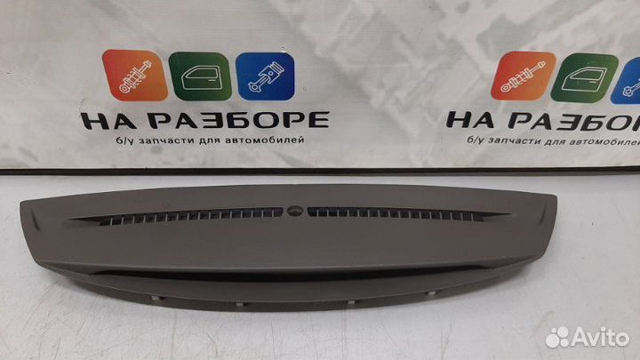 Накладка на центральную консоль (торпеды) Toyota