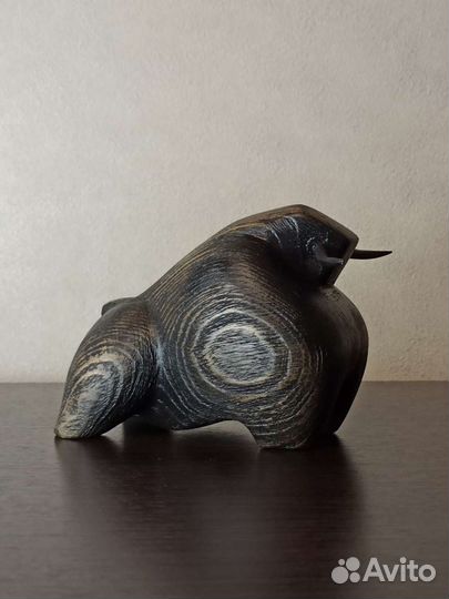 Бык статуэтка из дерева