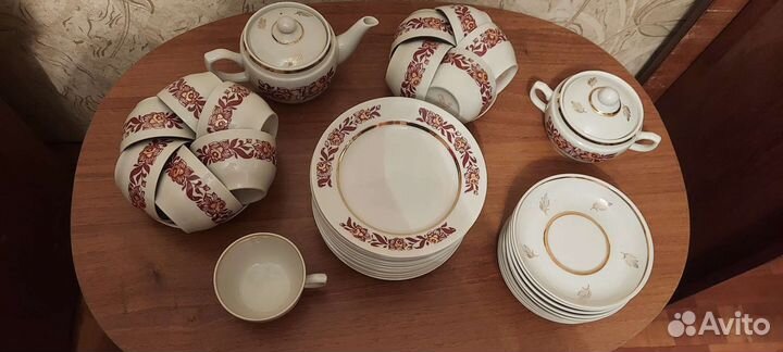 Набор столовой посуды новый