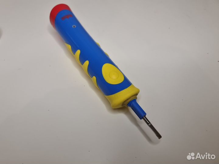 Электрическая зубная щетка braun детская