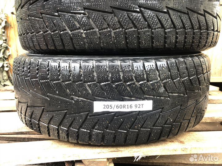 Hankook Winter I'Cept IZ2 205/60 R16 96T