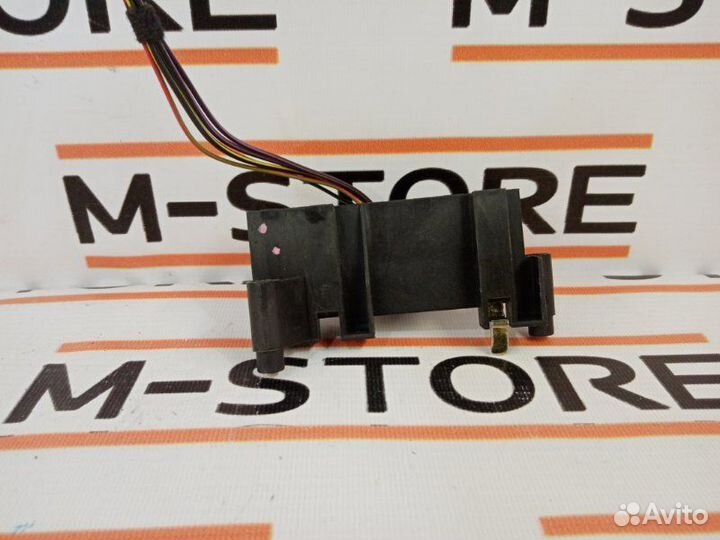 Кронштейн блока реле Mercedes-Benz E-Class W210