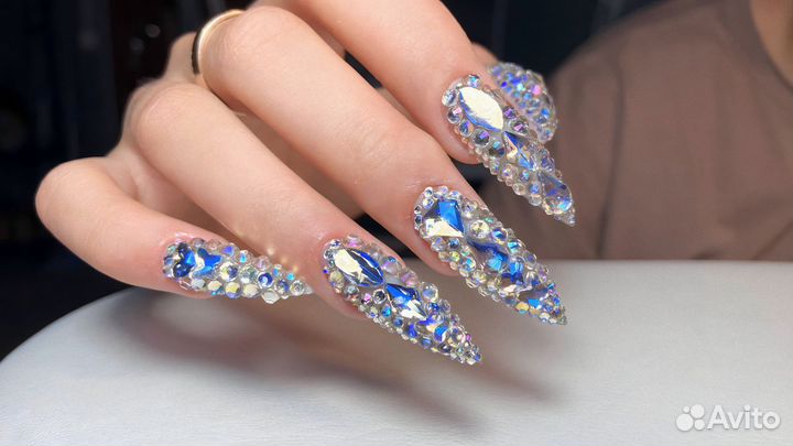 Маникюр/педикюр, покрытие/наращивание ногтей