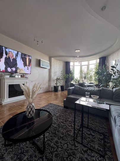 3-к. квартира, 130 м², 12/17 эт.