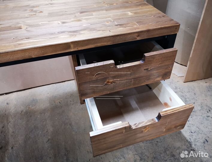 Стол рабочий со стеллажом