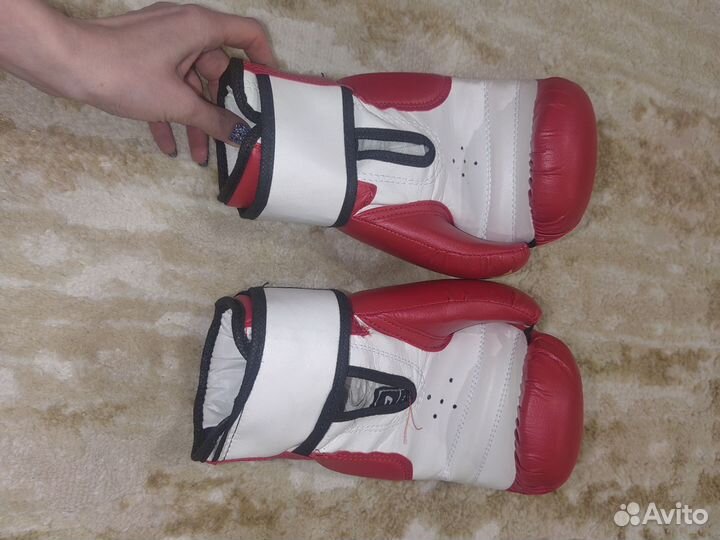 Боксерские перчатки