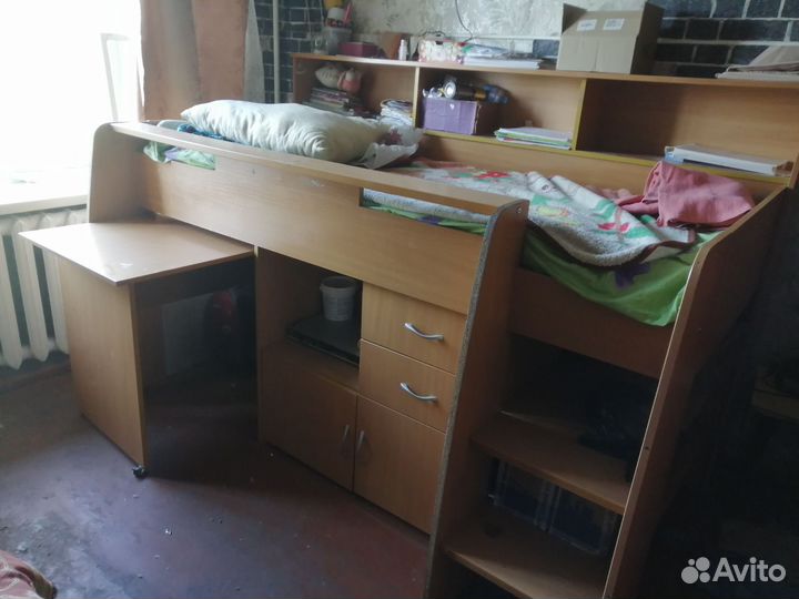 Кровать чердак со столом