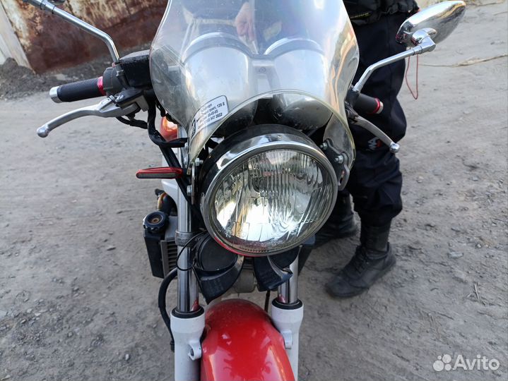 Мотоцикл Honda VT250 Spada