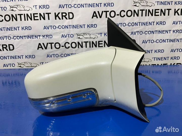 Зеркало переднее правое Nissan Elgrand E51 VQ35