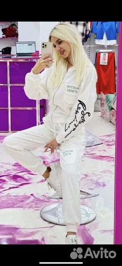 Спортивный костюм белый брендовый
