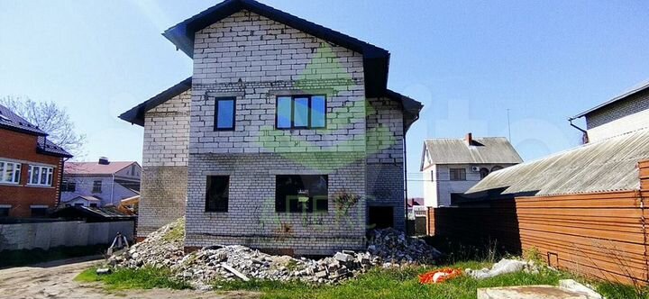 Коттедж 268,9 м² на участке 12 сот.