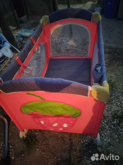 Манеж детский складной