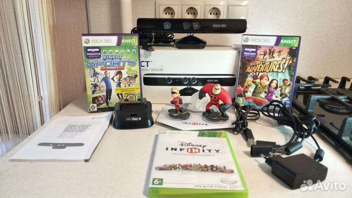 Кинект Xbox 360 + аксессуары
