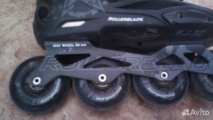 Роликовые коньки