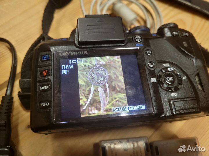 Зеркалка Olympus E-520 + объективы и допы