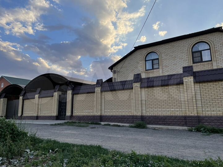 Дом 288 м² на участке 8 сот.