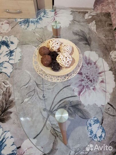 Стол журнальный стеклянный