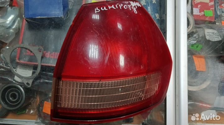 Задний фонарь Nissan Wingroad