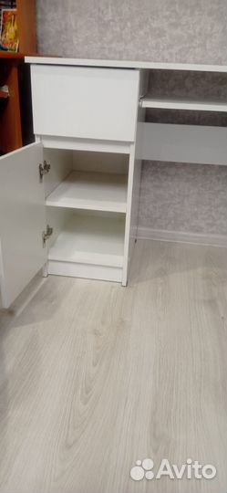 Письменный стол