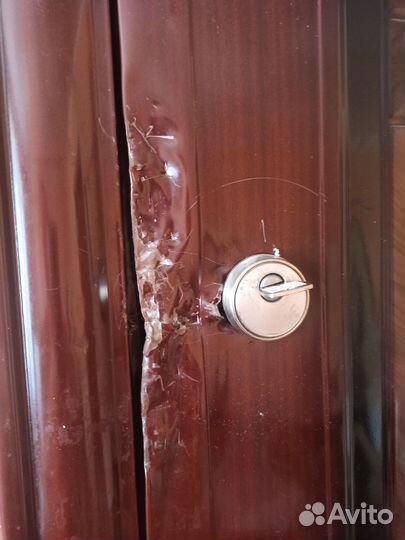 Дверь входная металлическая правая бу