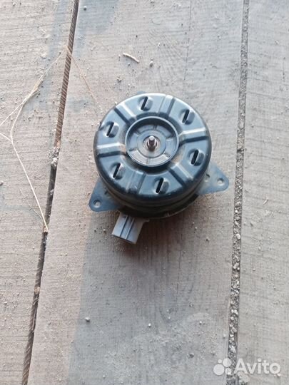 Электромотор вентилятора тойота