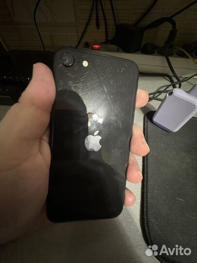 iPhone SE (2020), 128 ГБ