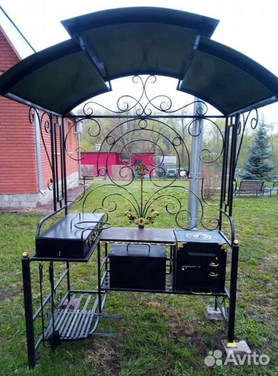 Мангал с крышей