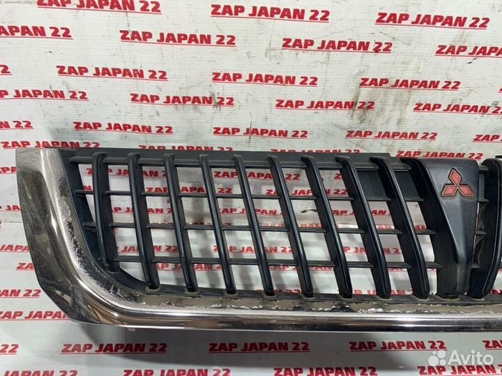 Решетка радиатора Mitsubishi Challenger K96 6G72