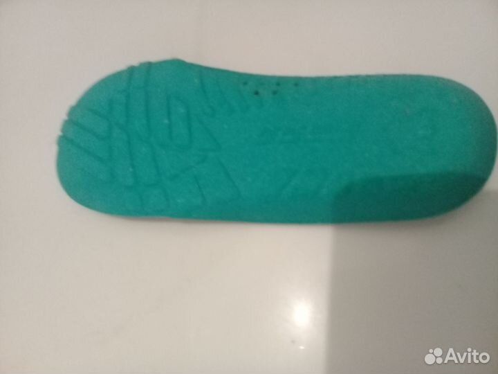 Кроссовки для девочки 24