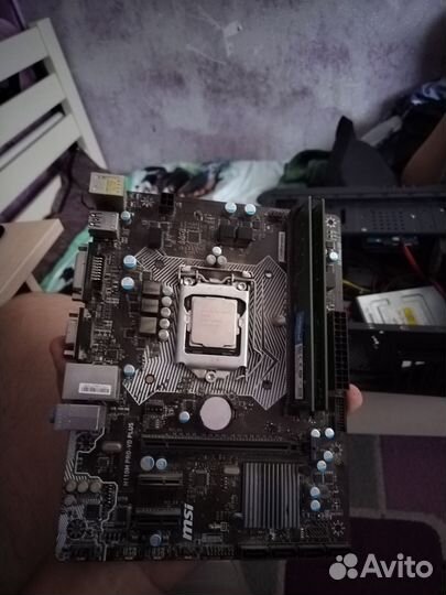 Материнская плата с процессором и памятью