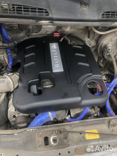 Декоративная крышка двигателя cummins isf 2.8