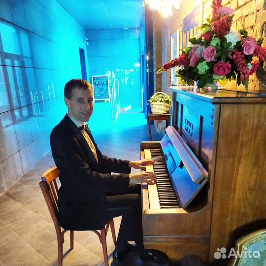 Пианист Дмитрий Пилов
