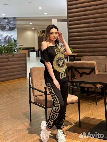 Спортивный костюм